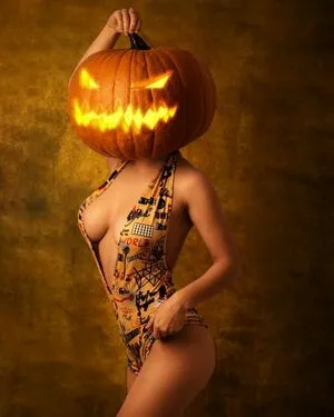 Curlywiktoria OnlyFans Leaked Free Thumbnail Picture - #mhBqv114Me