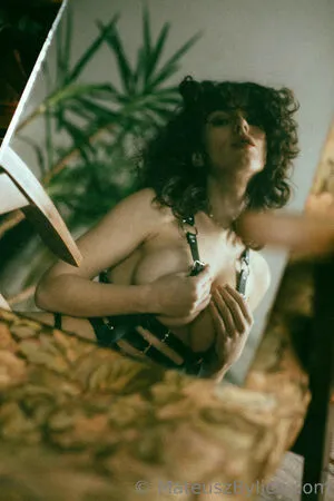 Curlywiktoria OnlyFans Leaked Free Thumbnail Picture - #sudRLurU5N