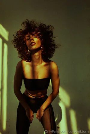 Curlywiktoria OnlyFans Leaked Free Thumbnail Picture - #vQZZUUUmEY