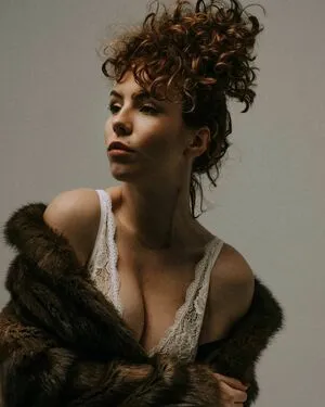 Curlywiktoria OnlyFans Leaked Free Thumbnail Picture - #vYVuSf1VyQ