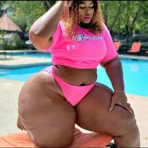 Curvy Curly Chrisy OnlyFans Leaked Free Thumbnail Picture - #YUMPqhvjhx