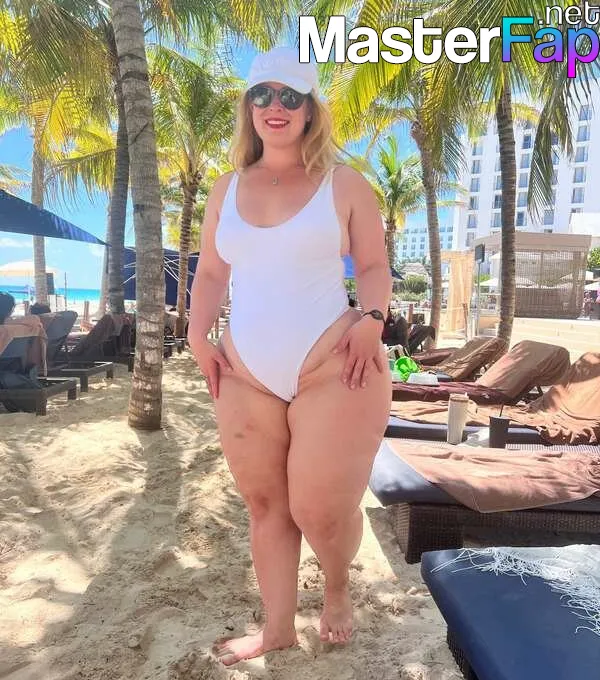 curvy_krysta