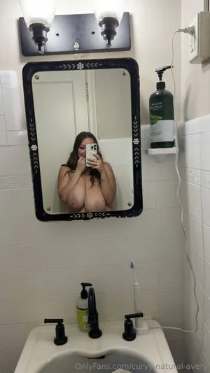 Curvy Natural Avery OnlyFans Leaked Free Thumbnail Picture - #AjAR9rJ2ut