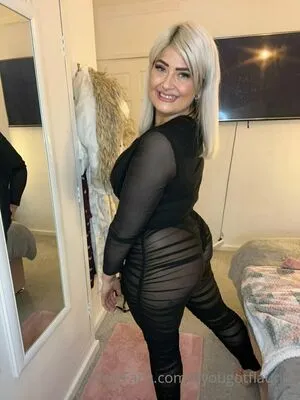 Curvyandiloveit OnlyFans Leaked Free Thumbnail Picture - #Ggy1Gh25EF