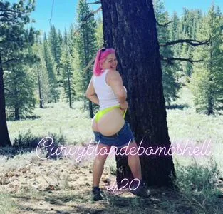 Curvyblondebombshell420 OnlyFans Leaked Free Thumbnail Picture - #pmyueEnFe5