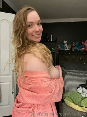 Curvycutiexo OnlyFans Leaked Free Thumbnail Picture - #P8uh9s7DFh