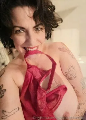 Curvyemeraldwitch OnlyFans Leaked Free Thumbnail Picture - #SWYht9MLxf