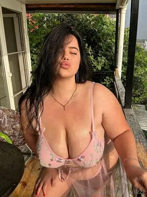 Curvylizzz OnlyFans Leaked Free Thumbnail Picture - #8mj977vHld