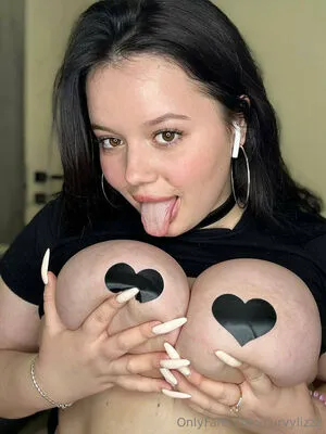 Curvylizzz OnlyFans Leaked Free Thumbnail Picture - #CDKmZnA8TK