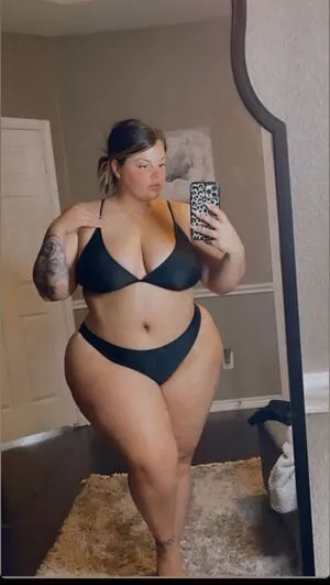 Curvyluvlex OnlyFans Leaked Free Thumbnail Picture - #91xAFWCB3f