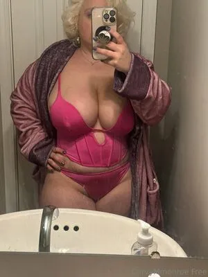 Curvymmonroefree OnlyFans Leaked Free Thumbnail Picture - #3YLxJfIiN3