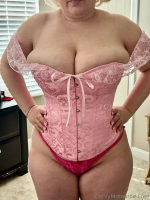 Curvymmonroefree OnlyFans Leaked Free Thumbnail Picture - #FLivVXlcio