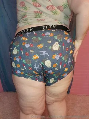 Curvymonstergirlfree OnlyFans Leaked Free Thumbnail Picture - #xAlsIRLE31
