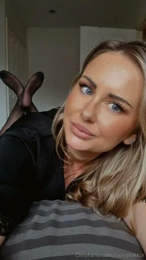 Curvynikkix OnlyFans Leaked Free Thumbnail Picture - #bXpcnlEV9x