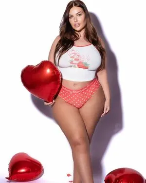 Curvyshasha OnlyFans Leaked Free Thumbnail Picture - #IIomvfP0o1