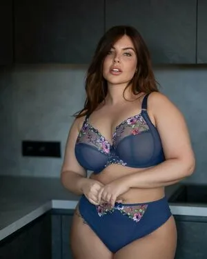 Curvyshasha OnlyFans Leaked Free Thumbnail Picture - #r2u5R7rooC