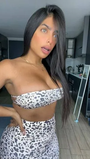 Curvywith OnlyFans Leaked Free Thumbnail Picture - #TfzTzB7OnC