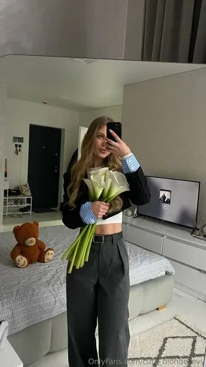 Cute Blonde Evy OnlyFans Leaked Free Thumbnail Picture - #bn3vwcCmfQ