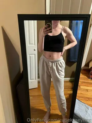 Cutiekaseyfree OnlyFans Leaked Free Thumbnail Picture - #CGyEG6XVJA