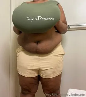 Cyliedreams OnlyFans Leaked Free Thumbnail Picture - #A9LmpeDuBg