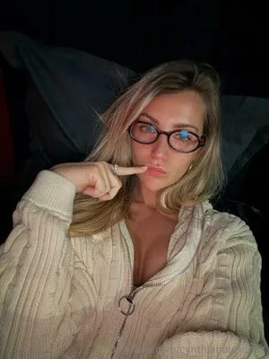 Cynthia Bouzignac OnlyFans Leaked Free Thumbnail Picture - #mDpam6Nr5b