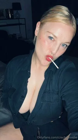 Czech Blondie OnlyFans Leaked Free Thumbnail Picture - #XHRKDN9ExD