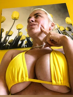 Czechskarlet OnlyFans Leaked Free Thumbnail Picture - #4KKgHO1mGC