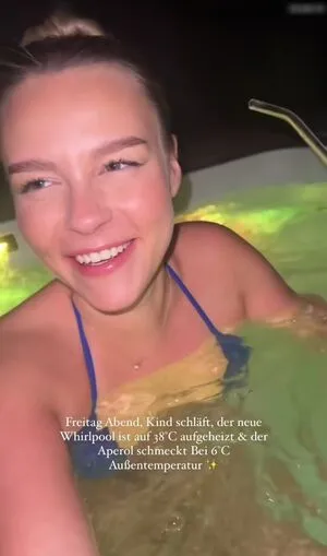 Dagi Bee OnlyFans Leaked Free Thumbnail Picture - #1CXDfoaX3H