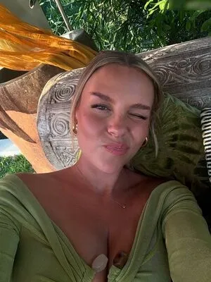 Dagi Bee OnlyFans Leaked Free Thumbnail Picture - #1quA2EiqD7