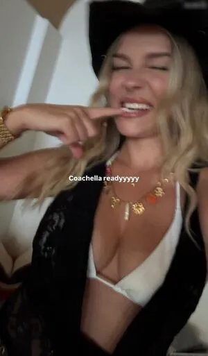 Dagi Bee OnlyFans Leaked Free Thumbnail Picture - #BNsSTZIfyA