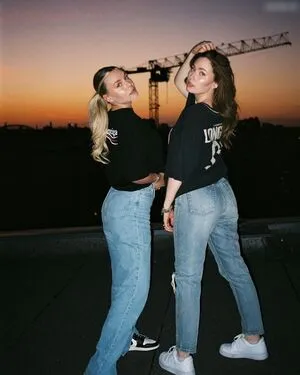 Dagi Bee OnlyFans Leaked Free Thumbnail Picture - #IQGL26G1Lv