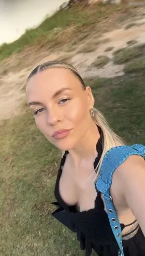 Dagi Bee OnlyFans Leaked Free Thumbnail Picture - #Nlken2SDS0