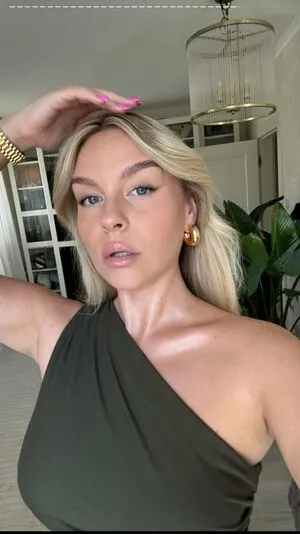 Dagi Bee OnlyFans Leaked Free Thumbnail Picture - #QqTc5CGny3