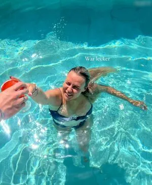 Dagi Bee OnlyFans Leaked Free Thumbnail Picture - #bN8Tsd4N0b