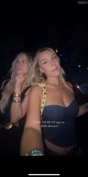 Dagi Bee OnlyFans Leaked Free Thumbnail Picture - #bnSTHkt1bO