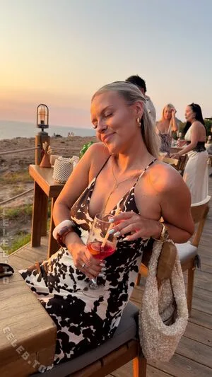 Dagi Bee OnlyFans Leaked Free Thumbnail Picture - #kjwXJrw6WN