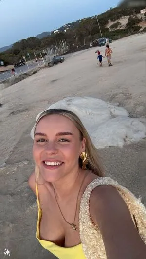 Dagi Bee OnlyFans Leaked Free Thumbnail Picture - #u3WVJMjuXF