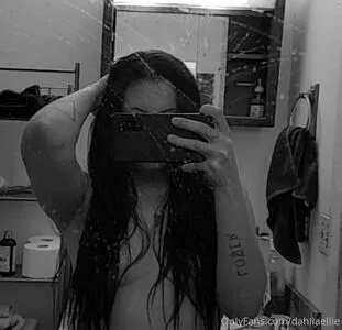 Dahliaellie OnlyFans Leaked Free Thumbnail Picture - #dkv2RPHMh0