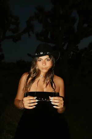 Dahnikz OnlyFans Leaked Free Thumbnail Picture - #3z7V17DhyT