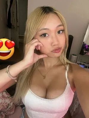 Daisee Hue OnlyFans Leaked Free Thumbnail Picture - #gLb8oj87vr