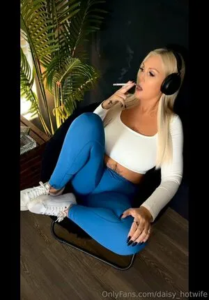 Daisy Hotwife OnlyFans Leaked Free Thumbnail Picture - #FTXd6ZBcar
