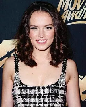 Daisy Ridley OnlyFans Leaked Free Thumbnail Picture - #4URWZZqQ44