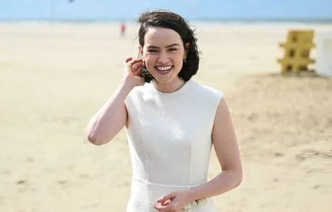 Daisy Ridley OnlyFans Leaked Free Thumbnail Picture - #twCtTU0hAM