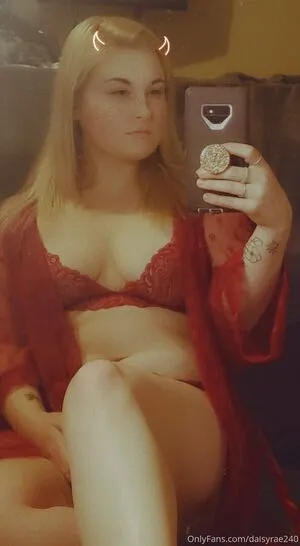 Daisyrae240 OnlyFans Leaked Free Thumbnail Picture - #2KW7vth6N7