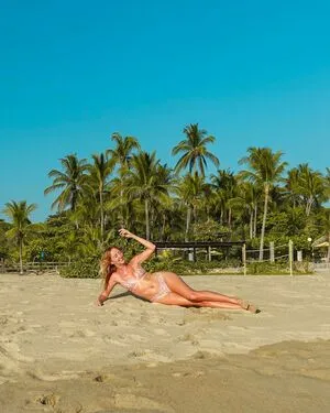 Daisystraveldiaries OnlyFans Leaked Free Thumbnail Picture - #AbCPaUKDCZ