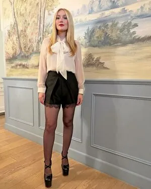 Dakota Fanning OnlyFans Leaked Free Thumbnail Picture - #3cpHkjNKbo