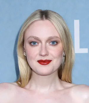 Dakota Fanning OnlyFans Leaked Free Thumbnail Picture - #3ney6rtq2n