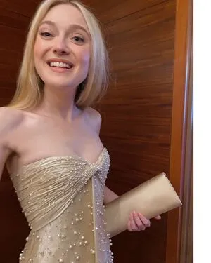 Dakota Fanning OnlyFans Leaked Free Thumbnail Picture - #6vK6Vu3s3O