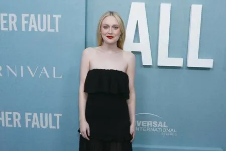 Dakota Fanning OnlyFans Leaked Free Thumbnail Picture - #72WfIdaYn9