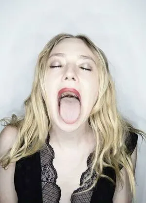 Dakota Fanning OnlyFans Leaked Free Thumbnail Picture - #FmewkL3jHg